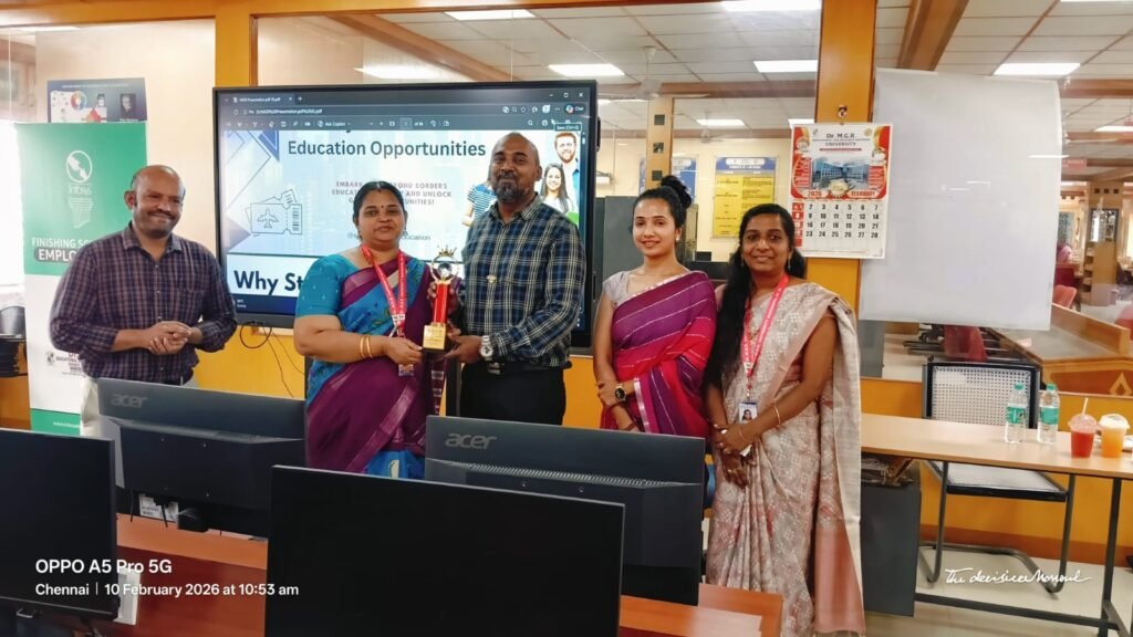 Students attending study abroad guidance session